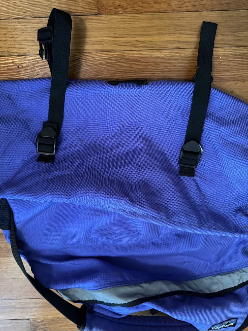 Patagonia Large Purple Canvas Messenger Bag - Picture 6 of 6